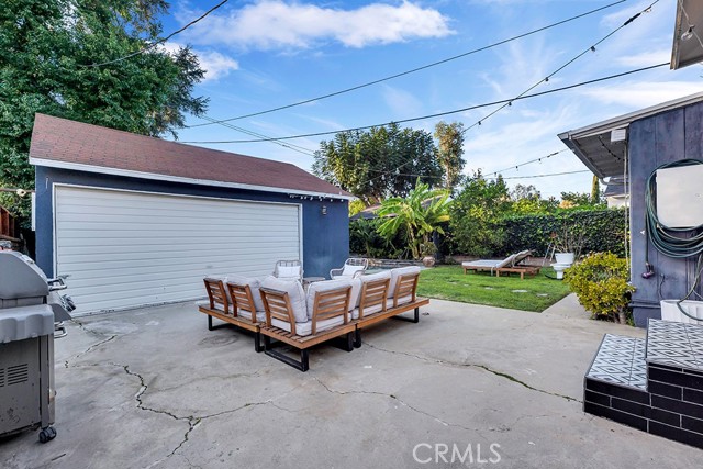 Detail Gallery Image 37 of 52 For 5727 Colbath, Valley Glen,  CA 91401 - 3 Beds | 3 Baths