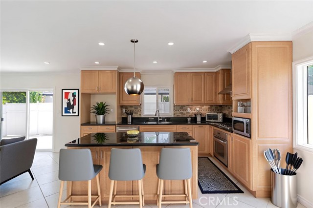Detail Gallery Image 3 of 40 For 7707 Teesdale Ave, North Hollywood,  CA 91605 - 1 Beds | 1 Baths