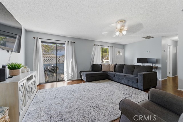 Detail Gallery Image 3 of 20 For 620 Church #6,  Redlands,  CA 92374 - 2 Beds | 2 Baths