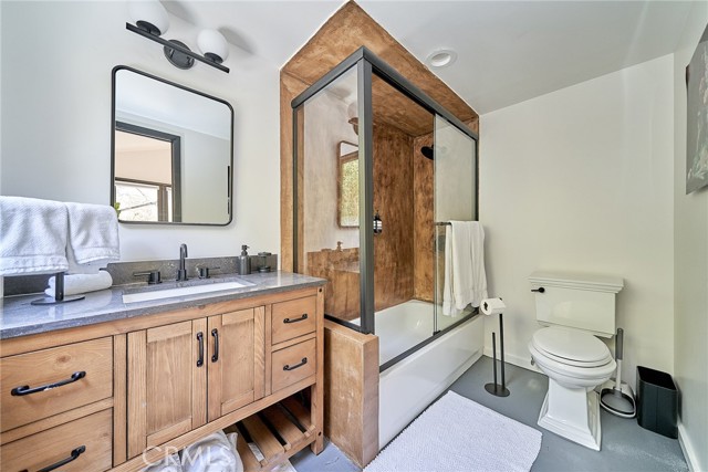 Detail Gallery Image 13 of 33 For 8457 Ridpath Dr, Los Angeles,  CA 90046 - 3 Beds | 2 Baths