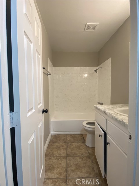 Detail Gallery Image 13 of 15 For 1023 W 8th St #C,  Pomona,  CA 91766 - 2 Beds | 1 Baths