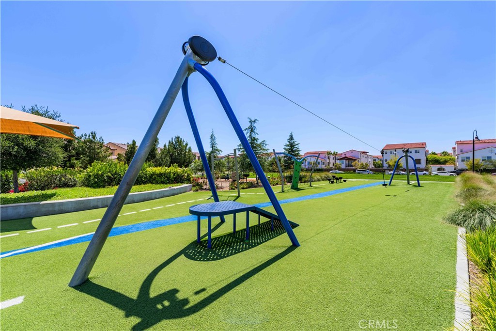 https://media.crmls.org/medias/e703f0d6-adc5-495e-8896-ac6662730a05.jpg?preset=X-Large