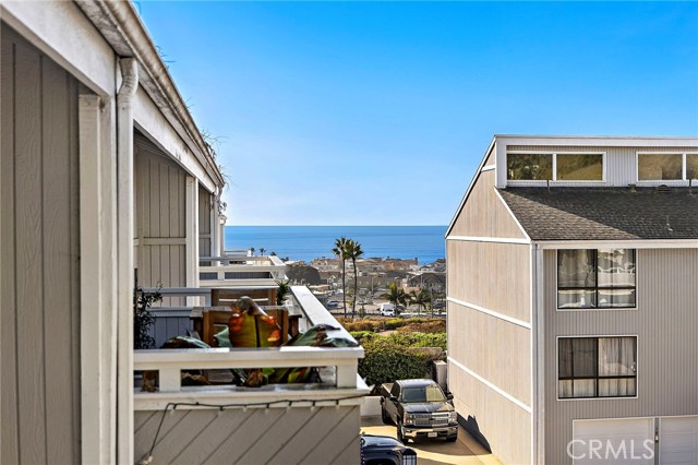 Detail Gallery Image 19 of 29 For 12 Encore Ct, Newport Beach,  CA 92663 - 4 Beds | 2/1 Baths