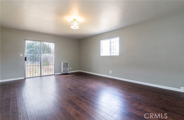 Detail Gallery Image 21 of 31 For 1104 W 89th St, Los Angeles,  CA 90044 - 4 Beds | 2 Baths