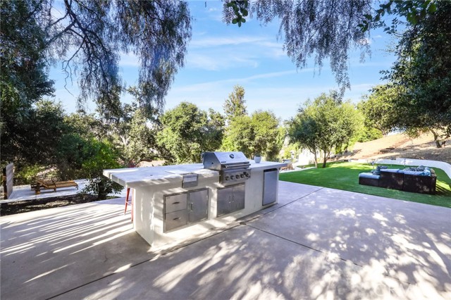 9425 Gierson Avenue, Chatsworth CA: https://media.crmls.org/medias/e7051d29-d727-4123-b2e3-c8482c67080d.jpg