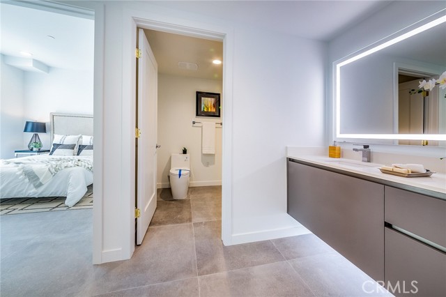 Detail Gallery Image 13 of 19 For 214 Westmoreland #6,  Los Angeles,  CA 90004 - 3 Beds | 2 Baths