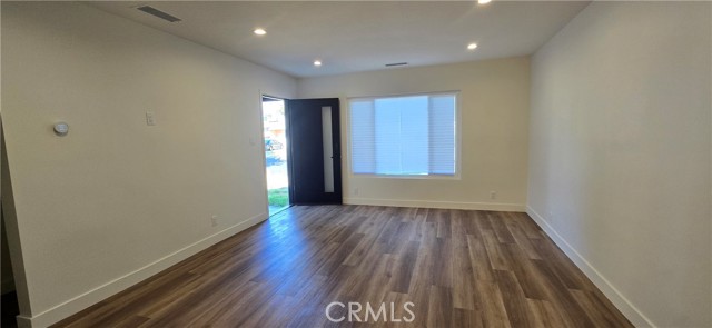 7117 Natick Avenue, Van Nuys CA: https://media.crmls.org/medias/e7058534-73d4-4f50-827d-0015a908e98c.jpg
