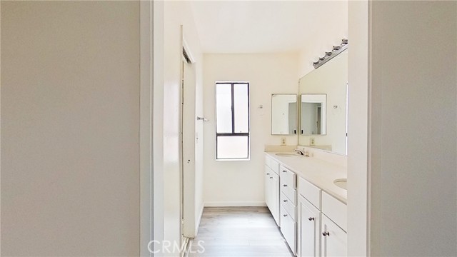 9906 Owensmouth Avenue, Chatsworth CA: https://media.crmls.org/medias/e705b567-662a-4432-92dd-1e3b108eda97.jpg