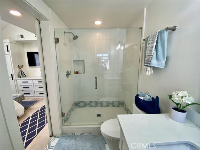 Detail Gallery Image 8 of 11 For 212 1/2 Garnet, Newport Beach,  CA 92662 - 2 Beds | 2 Baths