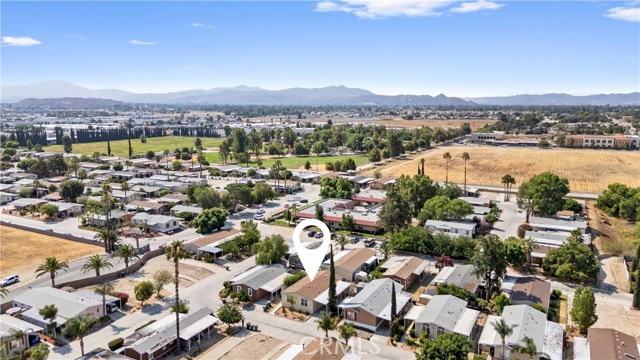 913 S Grand Avenue, San Jacinto CA: https://media.crmls.org/medias/e7064a57-bb01-45cf-a898-534e8349a321.jpg