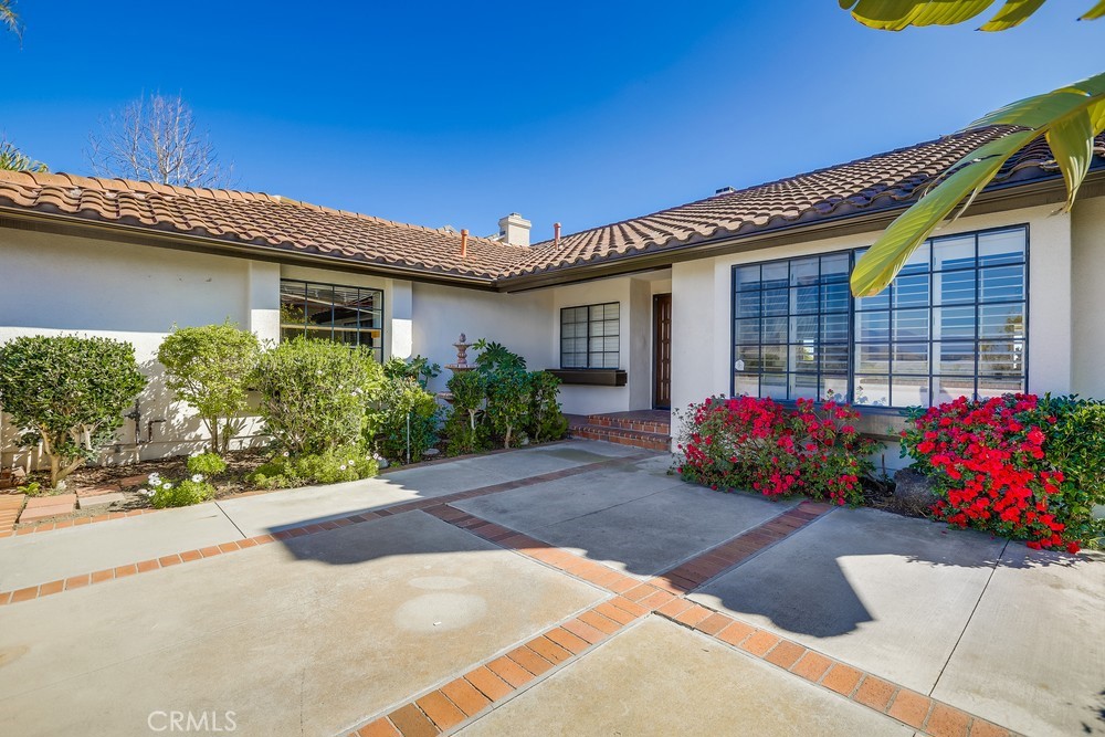 MLS #OC25265308 image #9