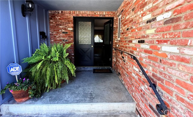 Detail Gallery Image 2 of 24 For 22216 Del Valle St, Woodland Hills,  CA 91364 - 3 Beds | 2/1 Baths
