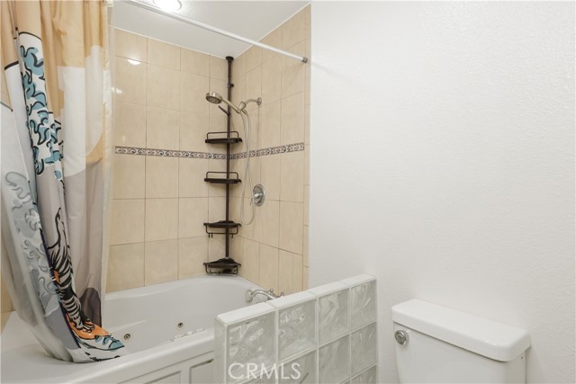 Detail Gallery Image 19 of 36 For 5136 Thorn Tree Ln, Irvine,  CA 92612 - 2 Beds | 2 Baths