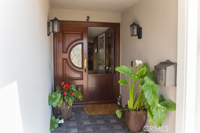 Detail Gallery Image 4 of 37 For 3131 Lincoln Way, Costa Mesa,  CA 92626 - 4 Beds | 2 Baths