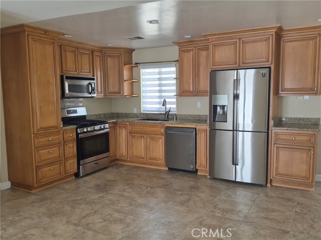 2262 Morgan Drive, Norco CA: https://media.crmls.org/medias/e706cdba-e296-4e7e-af6b-8a99960d0a11.jpg