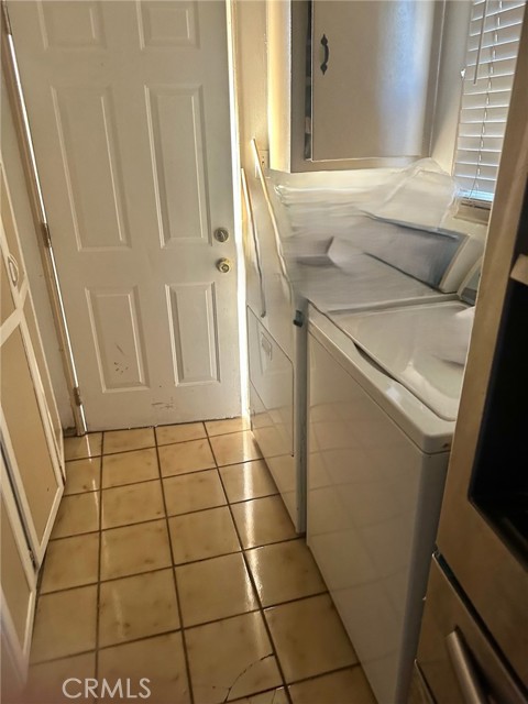 Detail Gallery Image 8 of 15 For 241 S Kern Ave, Los Angeles,  CA 90022 - – Beds | – Baths