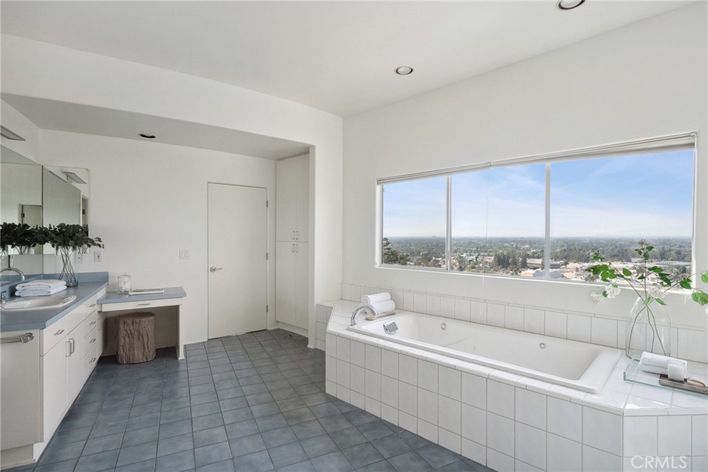 3858 Buena Park DriveStudio City img 4