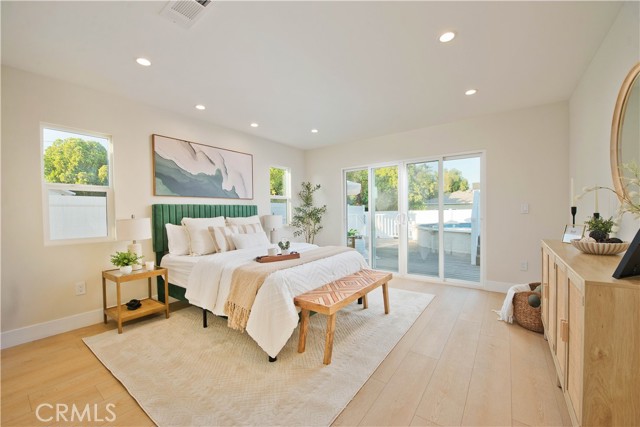 Detail Gallery Image 8 of 47 For 5864 Jamieson Ave, Encino,  CA 91316 - 3 Beds | 3 Baths