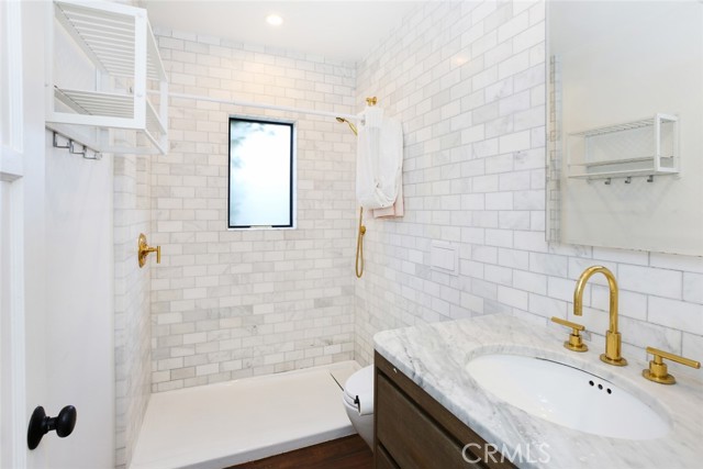 Detail Gallery Image 11 of 28 For 1113 Amoroso Pl, Venice,  CA 90291 - 2 Beds | 1 Baths