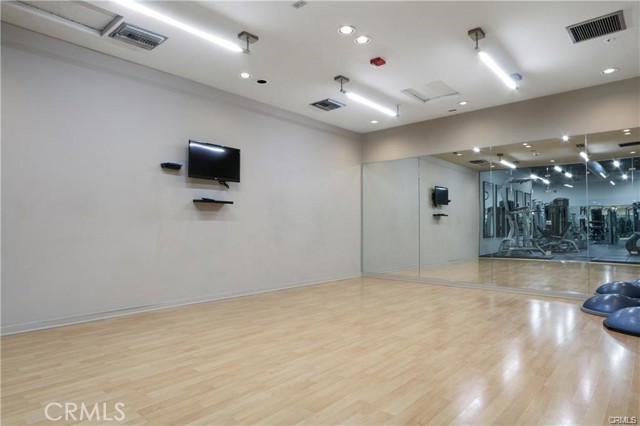 133 The Promenade N, Long Beach CA: https://media.crmls.org/medias/e7086c10-54bd-4824-9434-37e821f29f99.jpg