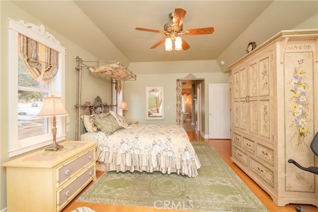 Detail Gallery Image 24 of 75 For 42425 Bear Loop, Big Bear Lake,  CA 92314 - 3 Beds | 3/1 Baths