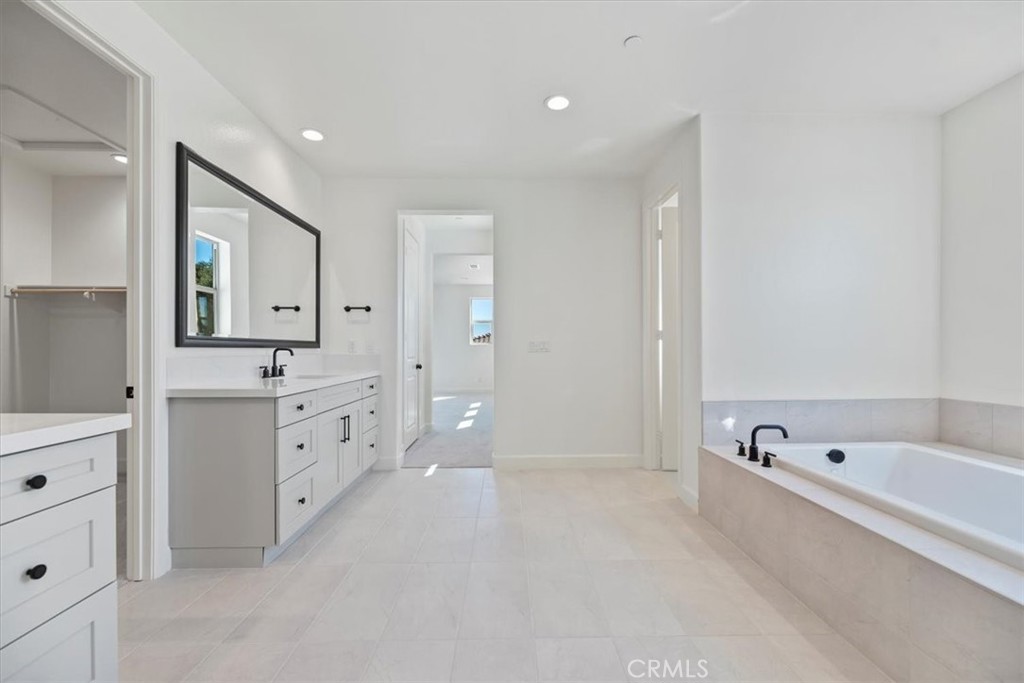 MLS #OC25227049 image #11