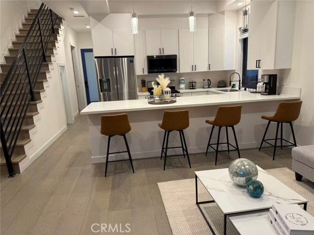 Detail Gallery Image 2 of 20 For 1205 Manzanita St, Silver Lake Los Angeles,  CA 90029 - 3 Beds | 3/1 Baths