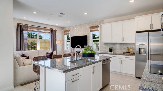 Detail Gallery Image 2 of 19 For 4513 S Patterson Paseo, Ontario,  CA 91762 - 4 Beds | 2/1 Baths