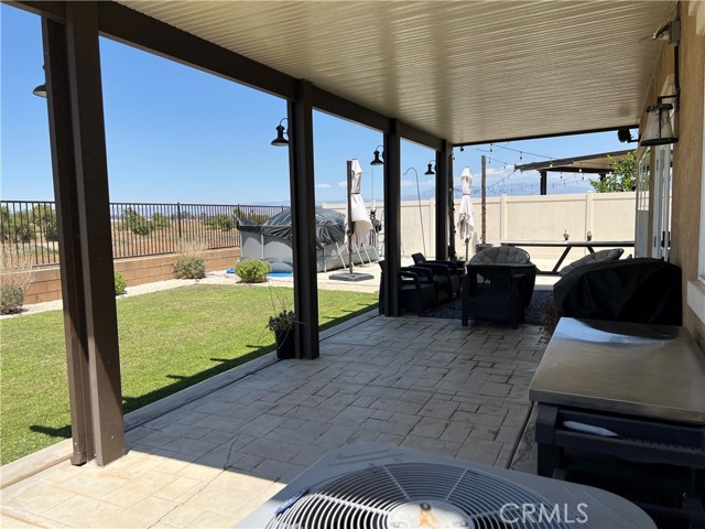 116 Yosemite Avenue, Perris CA: https://media.crmls.org/medias/e7096453-da50-404d-913e-dfec9be78ae2.jpg