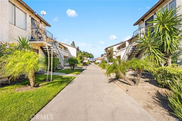 Detail Gallery Image 3 of 24 For 17425 Arrow #25,  Fontana,  CA 92335 - 2 Beds | 1 Baths