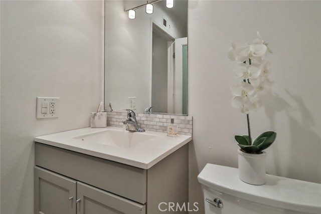 21025 Lemarsh Street, Chatsworth CA: https://media.crmls.org/medias/e70a7cbf-436f-4f07-880e-9d927a8c06a8.jpg