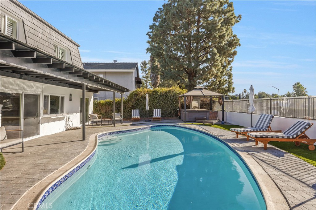 MLS #OC25274271 image #23