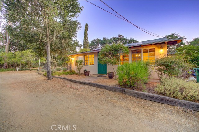 4560 Potrero, Atascadero CA: https://media.crmls.org/medias/e70a9ee4-4dd1-4300-80a8-f9aacb25700c.jpg