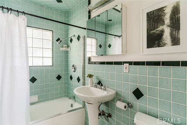 3735 Edenhurst Avenue, Los Angeles CA: https://media.crmls.org/medias/e70ac58a-7365-4245-947c-b18751b2d54b.jpg