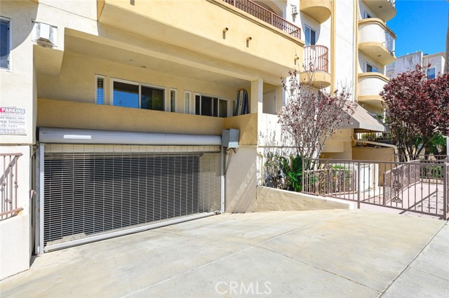 1828 Glendon Avenue, Los Angeles CA: https://media.crmls.org/medias/e70b6c1b-16da-4c14-840a-1617072c3b7a.jpg