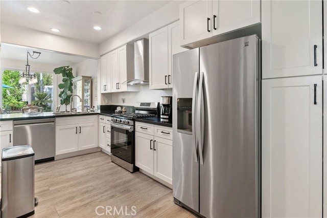 Detail Gallery Image 9 of 43 For 4827 Matteo, Oak Park,  CA 91377 - 3 Beds | 3 Baths