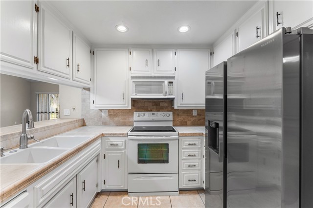 Detail Gallery Image 26 of 55 For 44125 Planet Cir, Lancaster,  CA 93536 - 2 Beds | 2 Baths