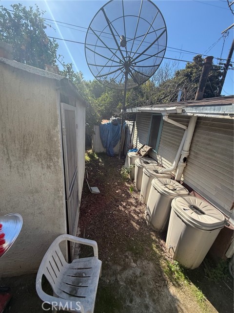 Detail Gallery Image 19 of 20 For 860 W 54th, Los Angeles,  CA 90037 - – Beds | – Baths