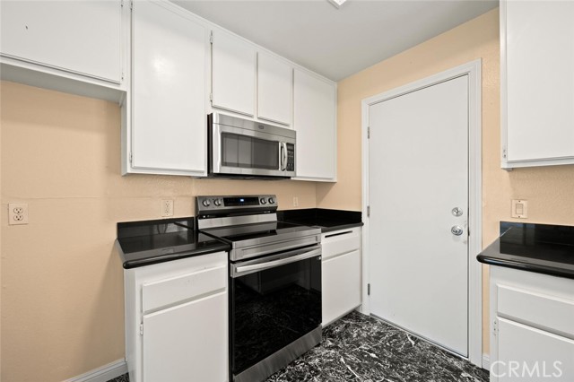 23392 Caminito Basilio, Laguna Hills CA: https://media.crmls.org/medias/e70d16b3-374e-4ee5-88ff-11440adea387.jpg
