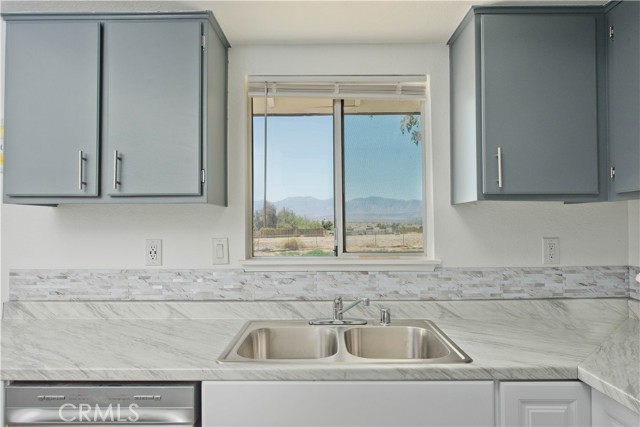 Detail Gallery Image 3 of 37 For 16104 Stagecoach Ave, Palmdale,  CA 93591 - 3 Beds | 2 Baths