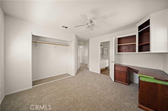 40225 Watford Way, Palmdale CA: https://media.crmls.org/medias/e70e5709-b5f0-4b33-b1c9-ec79cee72eb9.jpg
