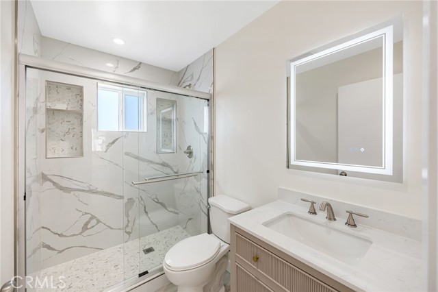 Detail Gallery Image 10 of 18 For 503 Geneva a,  Glendale,  CA 91206 - 2 Beds | 2 Baths