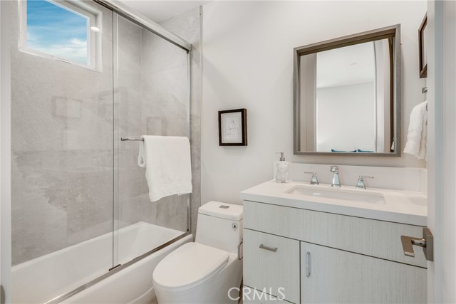 2304 Felton Lane, Redondo Beach, California 90278, 4 Bedrooms Bedrooms, ,5 BathroomsBathrooms,Residential,Sold,Felton,SB22078483