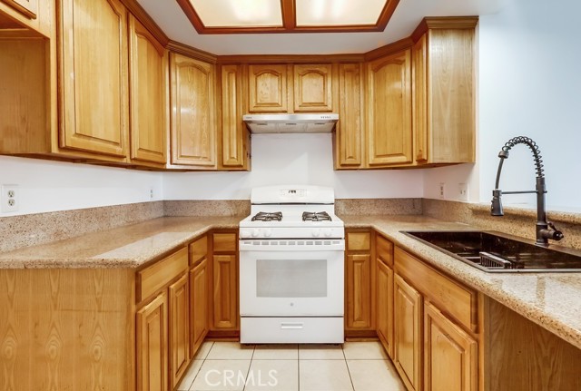 Detail Gallery Image 14 of 31 For 12235 Pine St #5,  Norwalk,  CA 90650 - 2 Beds | 2/1 Baths