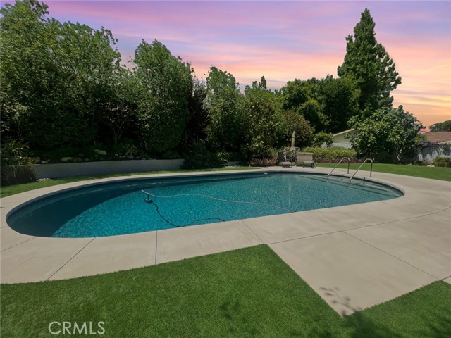 168 East Avenida De Los Arboles photo 2