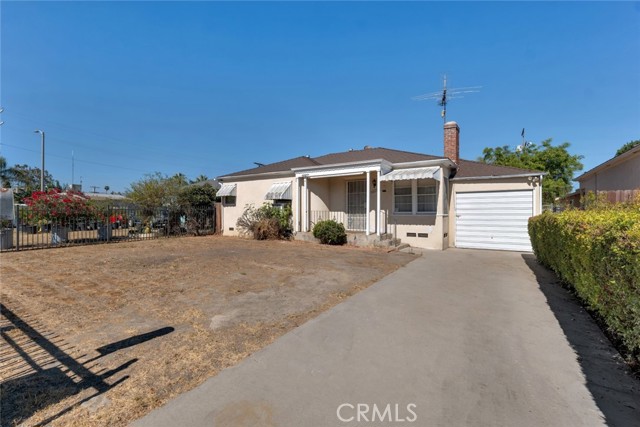 6252 Camellia Avenue, North Hollywood CA: https://media.crmls.org/medias/e710f6cf-5a3e-4e0c-b959-5dd9ab93a245.jpg