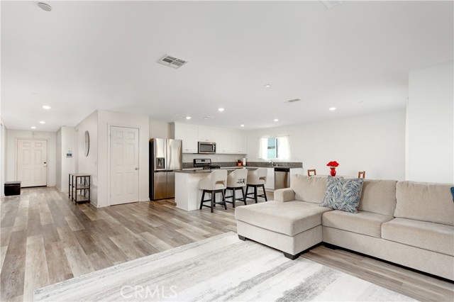 Detail Gallery Image 13 of 18 For 3613 Garnet Ln, Lancaster,  CA 93535 - 4 Beds | 2 Baths