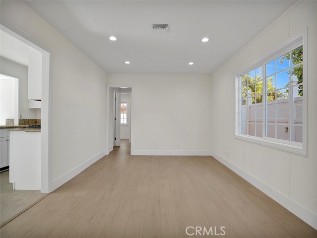 17425 Los Alimos Street, Granada Hills CA: https://media.crmls.org/medias/e7114341-ab1d-4de1-a1f8-f82be9a504c1.jpg