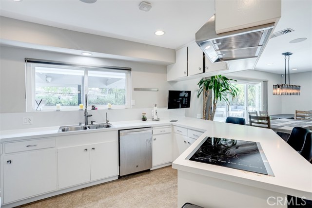 Detail Gallery Image 15 of 43 For 10034 La Canada Way, Shadow Hills,  CA 91040 - 2 Beds | 2 Baths