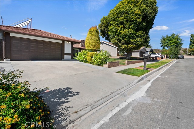 Detail Gallery Image 3 of 35 For 2771 Loraine Pl, Simi Valley,  CA 93065 - 4 Beds | 2/1 Baths